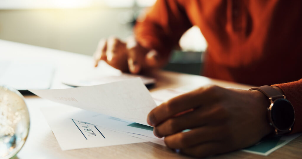 Outstanding Invoice Adalah: Cara Efisien Menagih dan Terima Pembayaran Lebih Cepat!